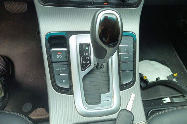 Used Geely Auto Emgrand GL 2018 1.4T DCT Prestige Smart Connectivity Version Gear Lever