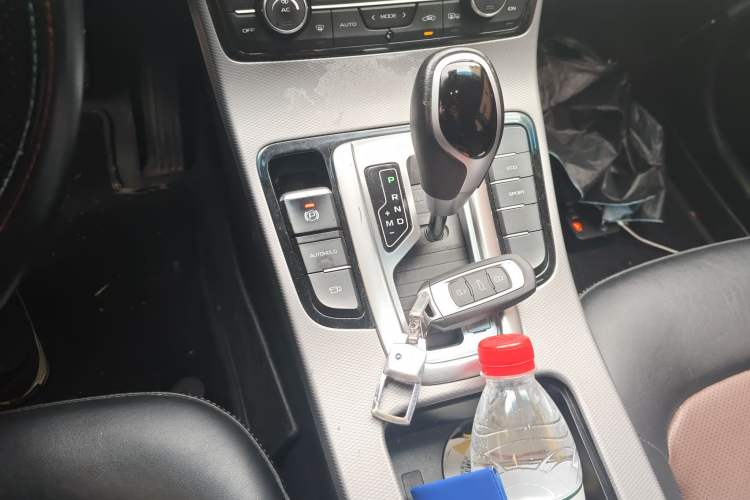 Used Geely Auto Emgrand GL 2018 1.4T DCT Prestige Smart Connectivity Version Gear Lever