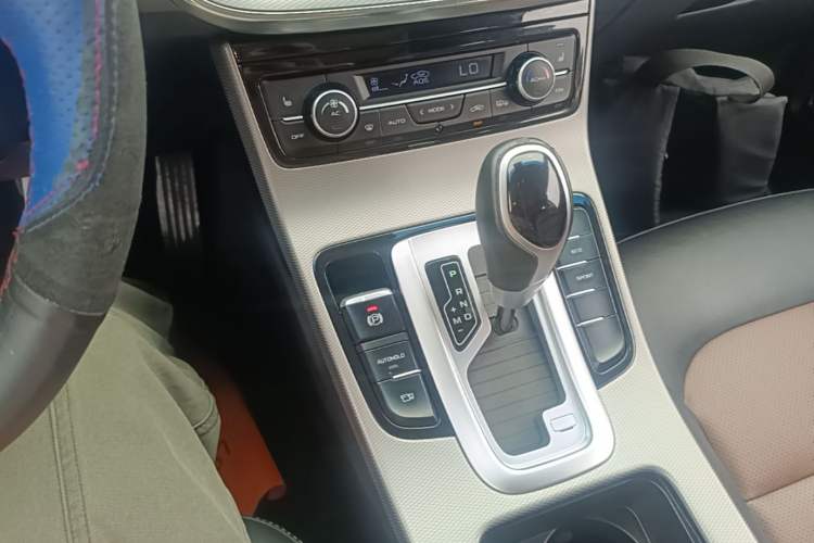 Used Geely Auto Emgrand GL 2018 1.4T DCT Prestige Smart Connectivity Version Gear Lever