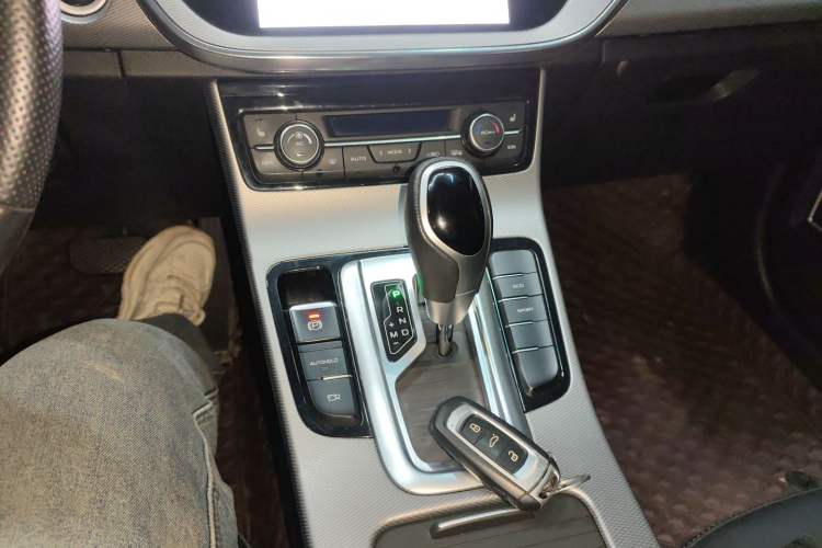 Used Geely Auto Emgrand GL 2018 1.4T DCT Prestige Smart Connectivity Version Gear Lever