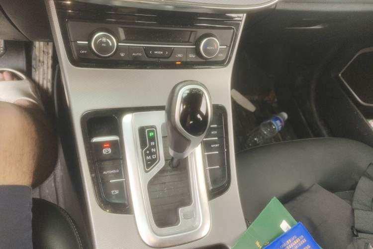 Used Geely Auto Emgrand GL 2018 1.8L DCT Elite Smart Connectivity Version Gear Lever