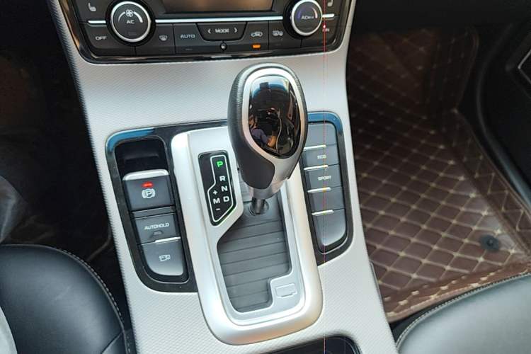 Used Geely Auto Emgrand GL 2018 1.4T DCT Prestige Smart Connectivity Version Gear Lever