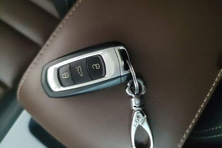 Used Geely Auto Emgrand GL 2018 1.4T DCT Prestige Smart Connectivity Version Interior 1