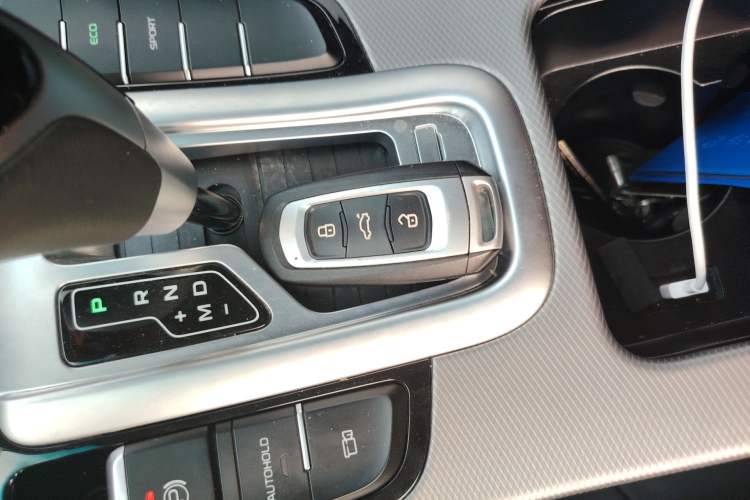 Used Geely Auto Emgrand GL 2018 1.8L DCT Elite Smart Connectivity Version Interior 1