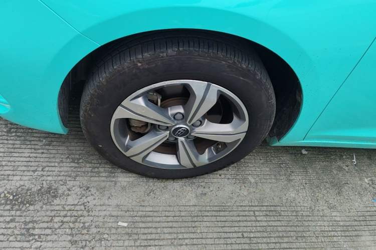 Used Geely Auto Emgrand GL 2018 1.8L DCT Elite Smart Connectivity Version Left Front Wheel Hub