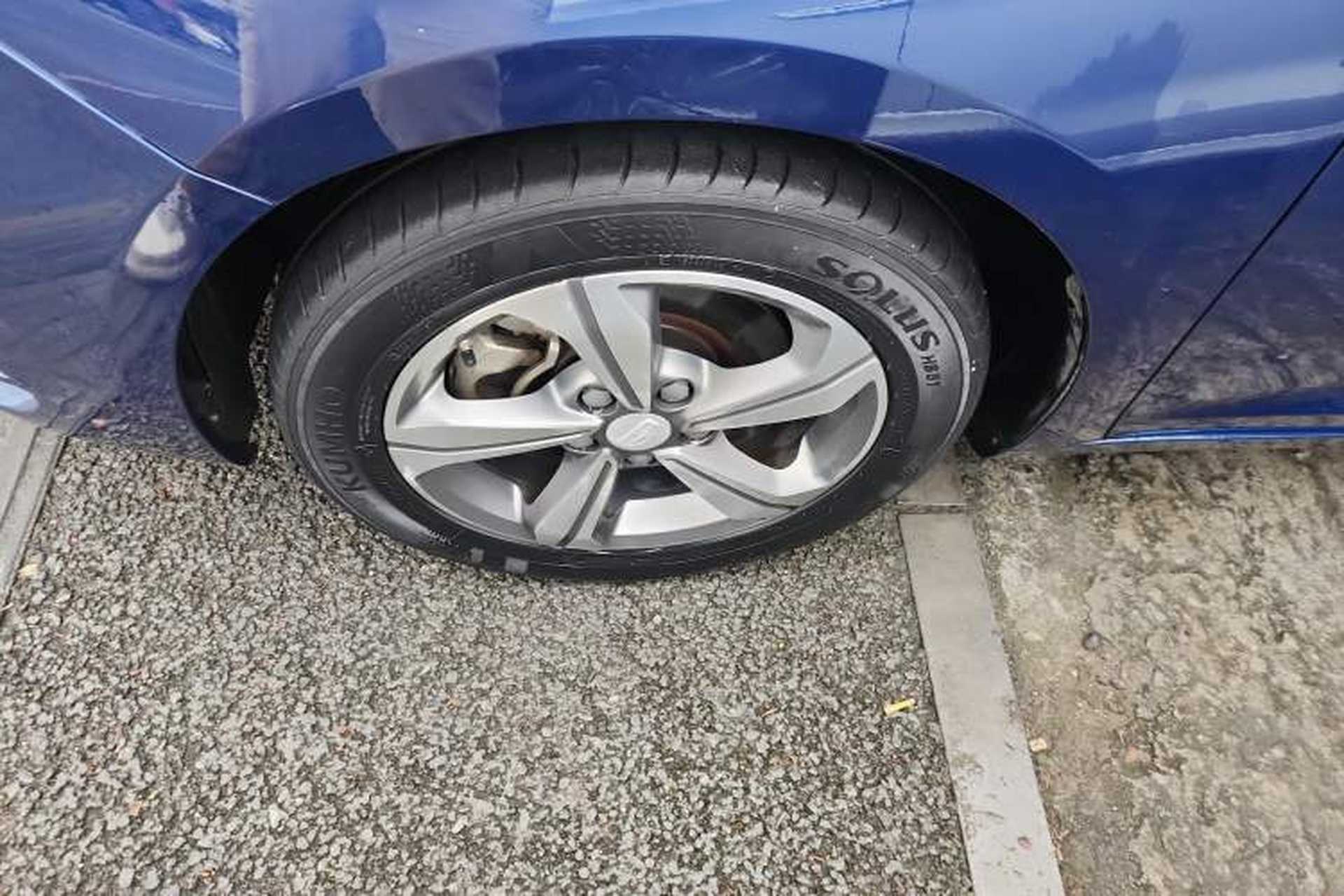 Used Geely Auto Emgrand GL 2018 1.8L Manual Elite Smart Connectivity Version Left Front Wheel Hub