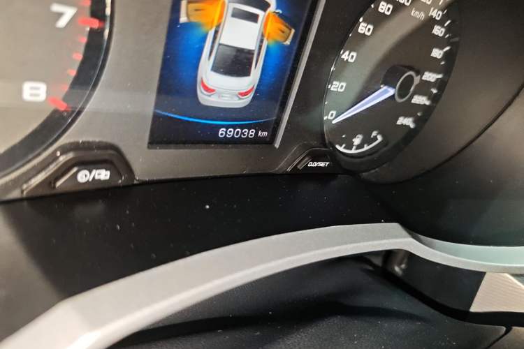 Used Geely Auto Emgrand GL 2018 1.4T DCT Elite Smart Connectivity Version Odometer Close Up