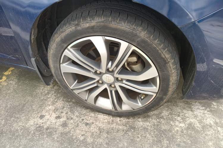 Used Geely Auto Emgrand GL 2018 1.4T DCT Prestige Smart Connectivity Version Right Front Wheel Hub