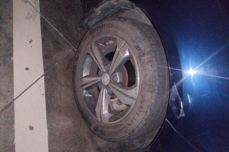 Used Geely Auto Emgrand GL 2018 1.4T Manual Elite Smart Connectivity Version Right Front Wheel Hub