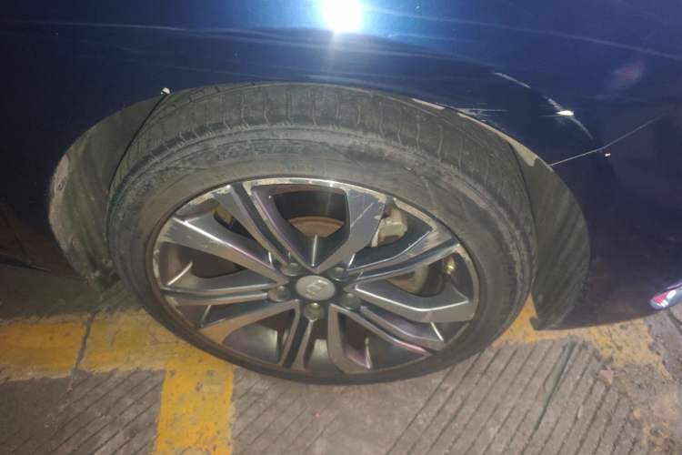 Used Geely Auto Emgrand GL 2018 1.4T DCT Prestige Smart Connectivity Version Right Front Wheel Hub