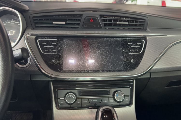 Used Geely Auto Emgrand GL 2018 1.4T DCT Elite Smart Connectivity Version Audio And AC Panel