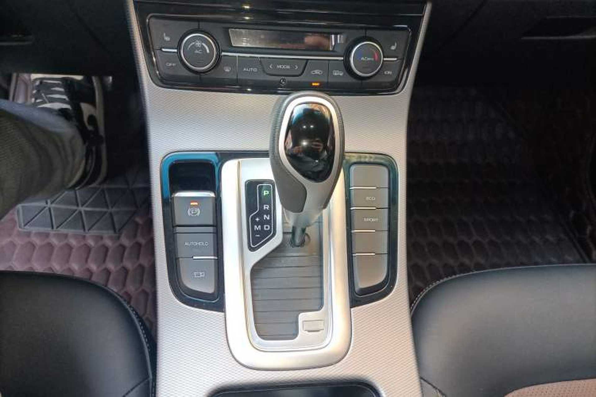 Used Geely Auto Emgrand GL 2018 1.4T DCT Prestige Smart Connectivity Version Gear Lever