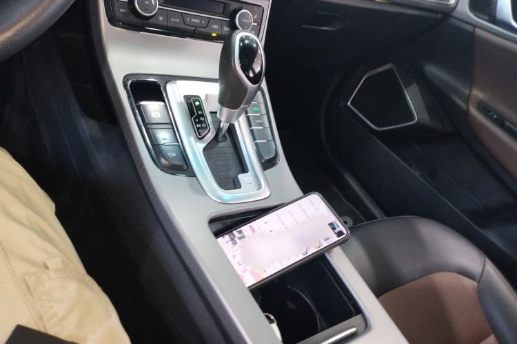 Used Geely Auto Emgrand GL 2018 1.4T DCT Prestige Smart Connectivity Version Gear Lever