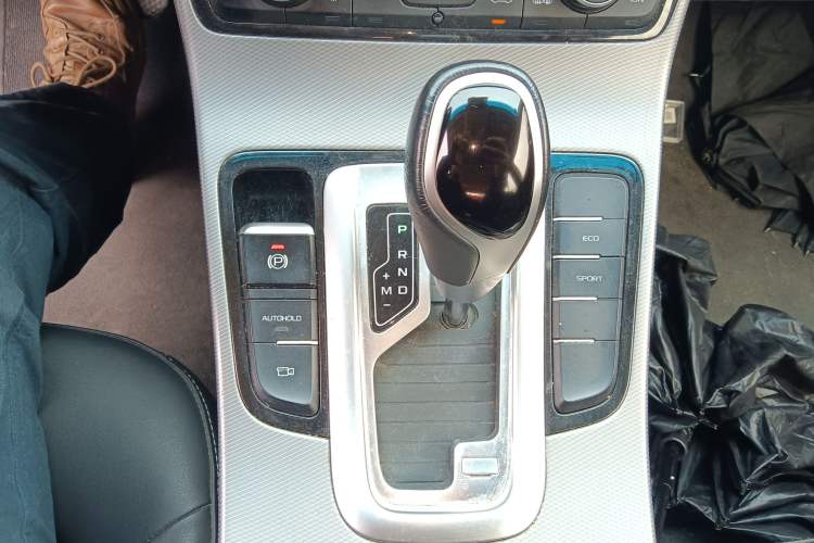 Used Geely Auto Emgrand GL 2018 1.8L DCT Elite Smart Connectivity Version Gear Lever