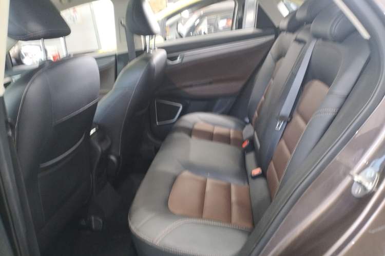 Used Geely Auto Emgrand GL 2018 1.4T DCT Prestige Smart Connectivity Version Interior 4