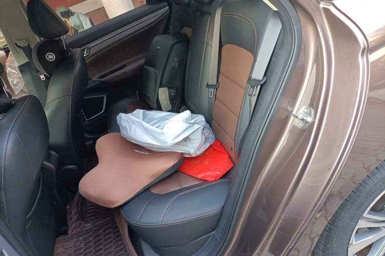Used Geely Auto Emgrand GL 2018 1.4T DCT Prestige Smart Connectivity Version Left Rear Seat