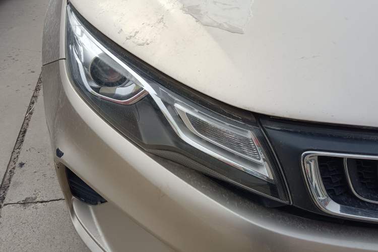 Used Geely Auto Emgrand GL 2018 1.8L DCT Elite Smart Connectivity Version Right Front Headlight