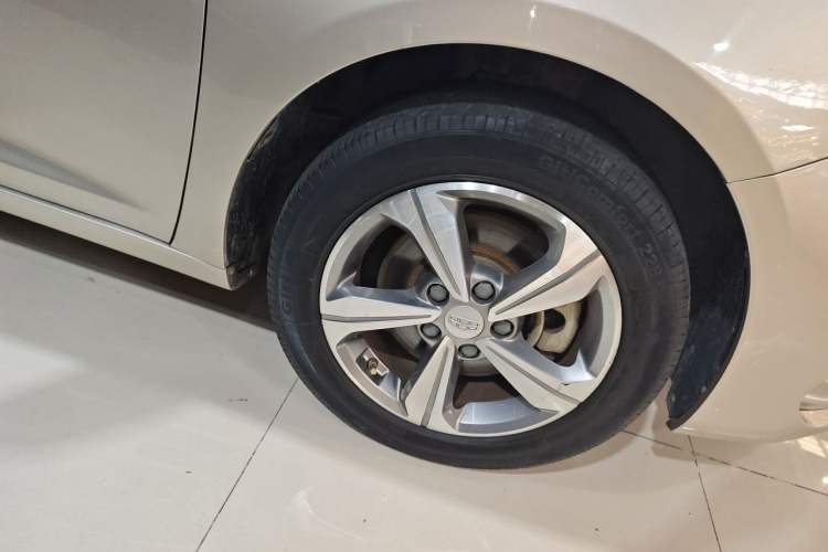 Used Geely Auto Emgrand GL 2018 1.8L DCT Elite Smart Connectivity Version Right Front Wheel Hub