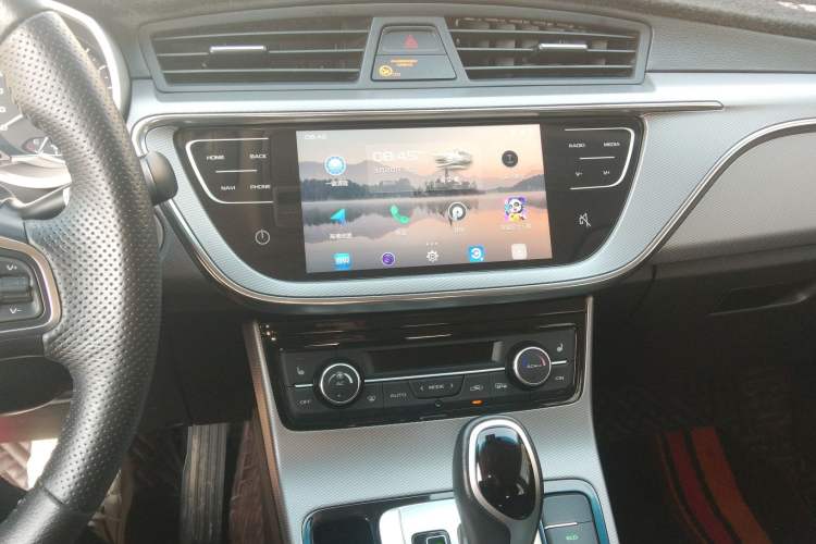 Used Geely Auto Emgrand GL 2018 1.4T DCT Prestige Smart Connectivity Version Audio And AC Panel