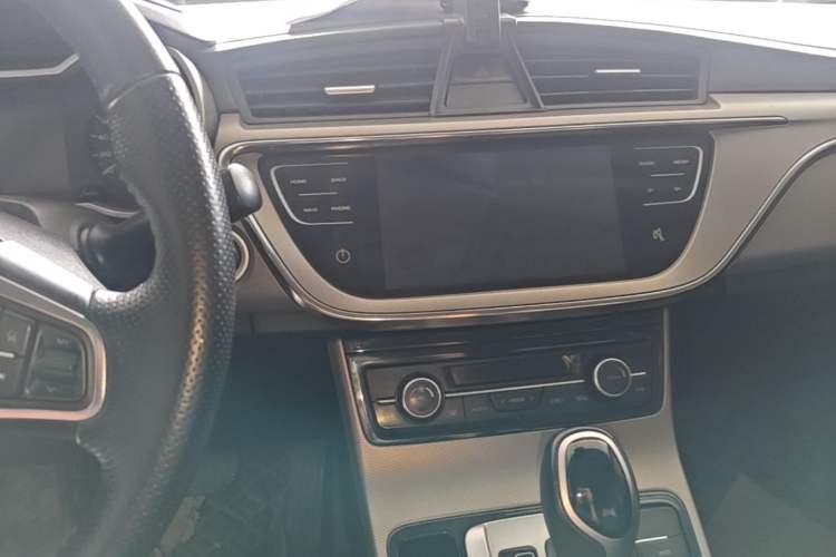 Used Geely Auto Emgrand GL 2018 1.4T DCT Elite Smart Connectivity Version Audio And AC Panel