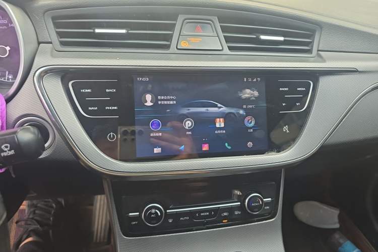 Used Geely Auto Emgrand GL 2018 1.4T DCT Elite Smart Connectivity Version Audio And AC Panel