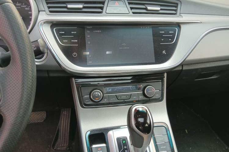 Used Geely Auto Emgrand GL 2018 1.8L DCT Elite Smart Connectivity Version Audio And AC Panel