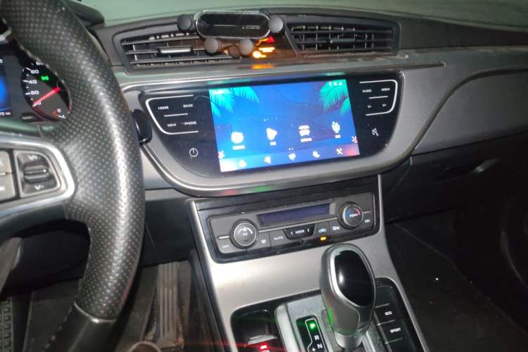 Used Geely Auto Emgrand GL 2018 1.8L DCT Elite Smart Connectivity Version Audio And AC Panel