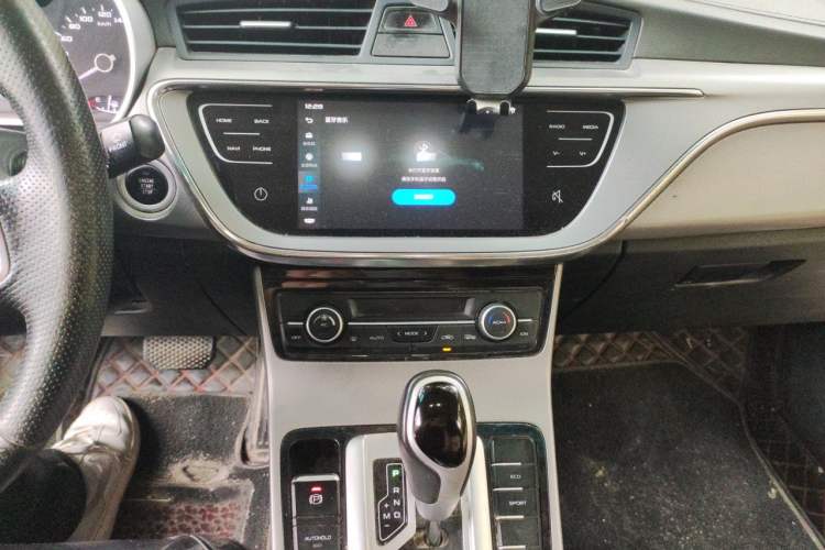 Used Geely Auto Emgrand GL 2018 1.4T DCT Elite Smart Connectivity Version Audio And AC Panel