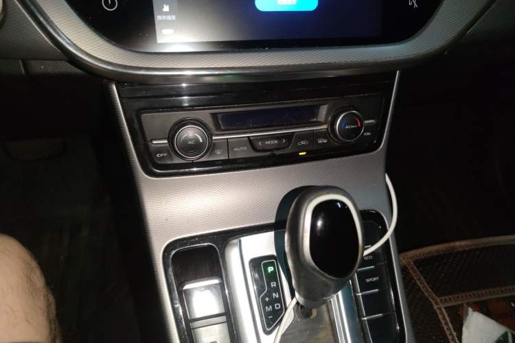 Used Geely Auto Emgrand GL 2018 1.8L DCT Elite Smart Connectivity Version Audio And AC Panel