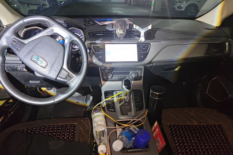 Used Geely Auto Emgrand GL 2018 1.8L DCT Elite Smart Connectivity Version Center Console