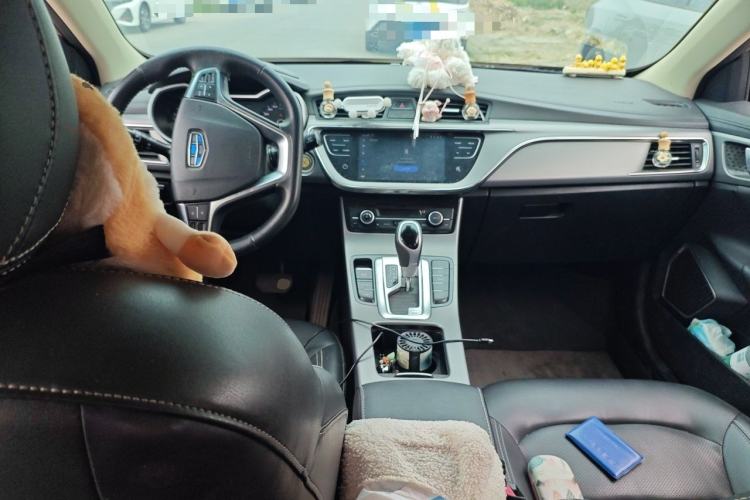 Used Geely Auto Emgrand GL 2018 1.4T DCT Elite Smart Connectivity Version Center Console