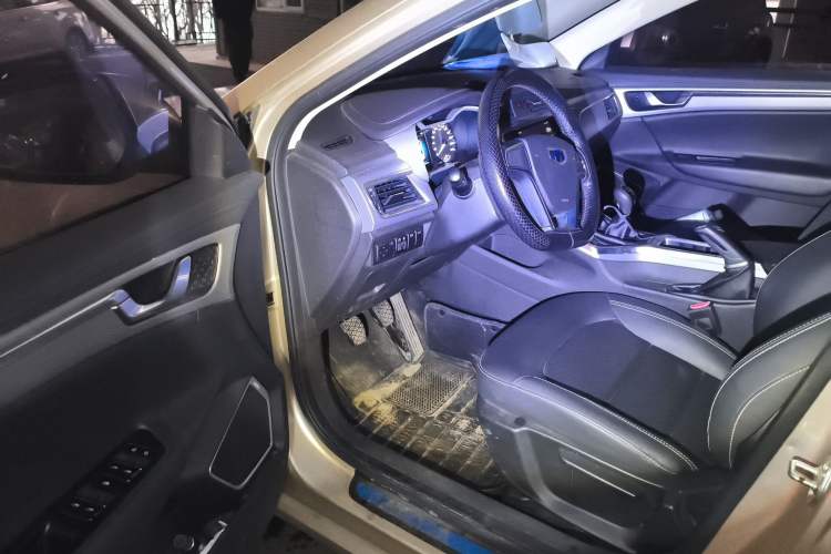 Used Geely Auto Emgrand GL 2018 1.4T Manual Elite Smart Connectivity Version Driver Seat