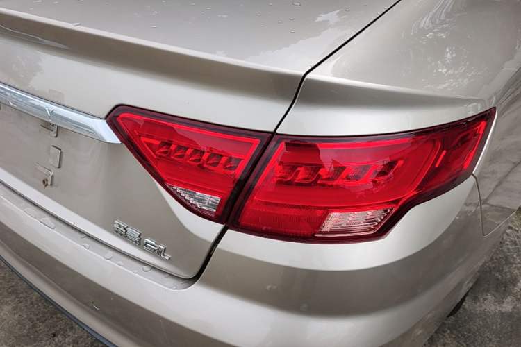 Used Geely Auto Emgrand GL 2018 1.4T Manual Elite Smart Connectivity Version Exterior 3
