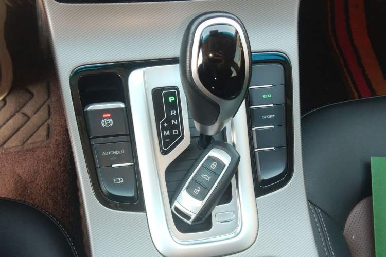 Used Geely Auto Emgrand GL 2018 1.4T DCT Prestige Smart Connectivity Version Gear Lever