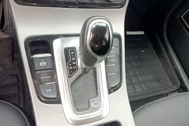 Used Geely Auto Emgrand GL 2018 1.4T DCT Elite Smart Connectivity Version Gear Lever