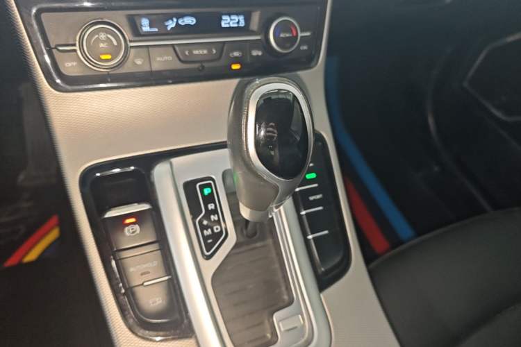 Used Geely Auto Emgrand GL 2018 1.8L DCT Elite Smart Connectivity Version Gear Lever
