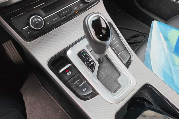 Used Geely Auto Emgrand GL 2018 1.4T DCT Elite Smart Connectivity Version Gear Lever