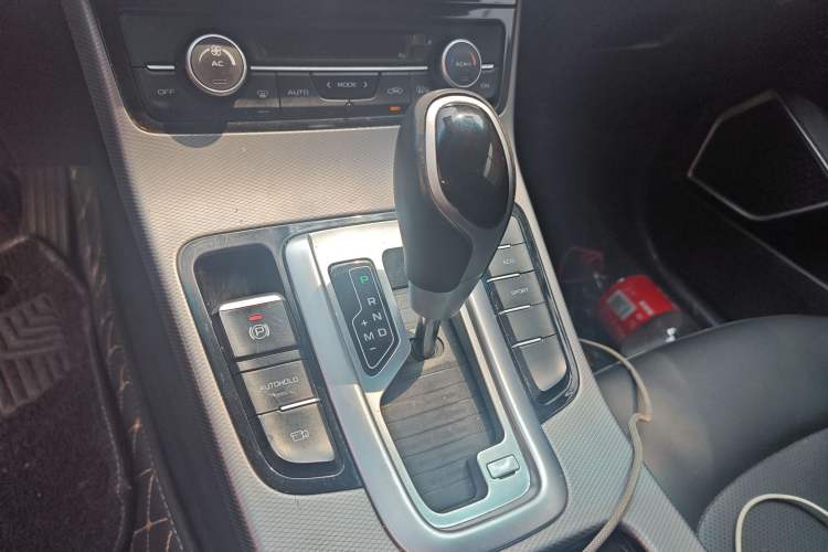 Used Geely Auto Emgrand GL 2018 1.4T DCT Elite Smart Connectivity Version Gear Lever