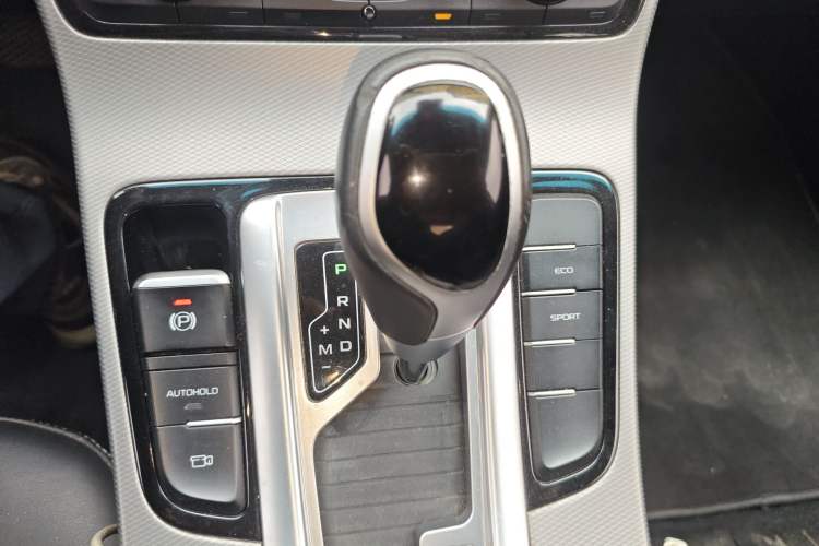Used Geely Auto Emgrand GL 2018 1.8L DCT Elite Smart Connectivity Version Gear Lever