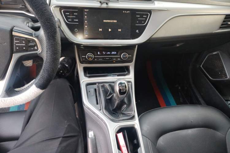 Used Geely Auto Emgrand GL 2018 1.8L Manual Elite Smart Connectivity Version Gear Lever