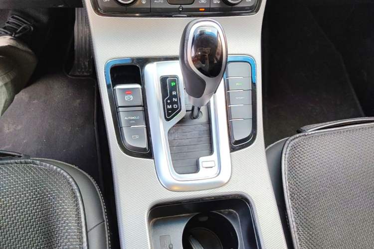 Used Geely Auto Emgrand GL 2018 1.4T DCT Elite Smart Connectivity Version Gear Lever