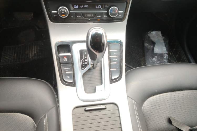Used Geely Auto Emgrand GL 2018 1.4T DCT Elite Smart Connectivity Version Gear Lever