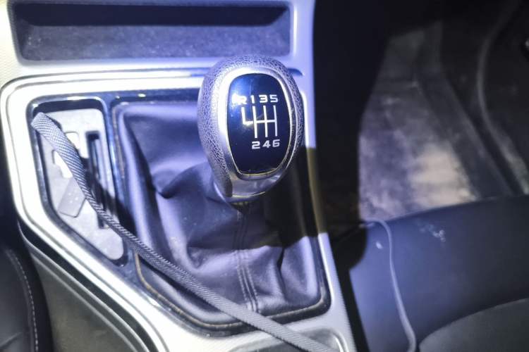 Used Geely Auto Emgrand GL 2018 1.4T Manual Elite Smart Connectivity Version Gear Lever