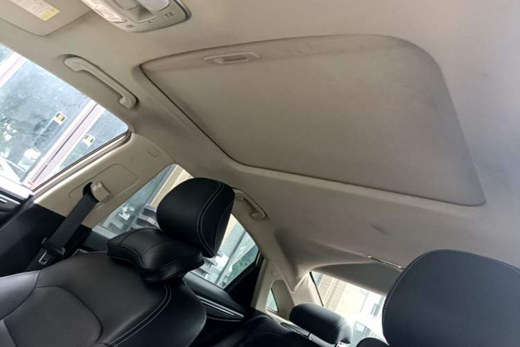 Used Geely Auto Emgrand GL 2018 1.8L Manual Elite Smart Connectivity Version Headliner