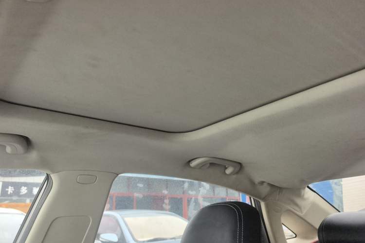 Used Geely Auto Emgrand GL 2018 1.8L Manual Elite Smart Connectivity Version Headliner