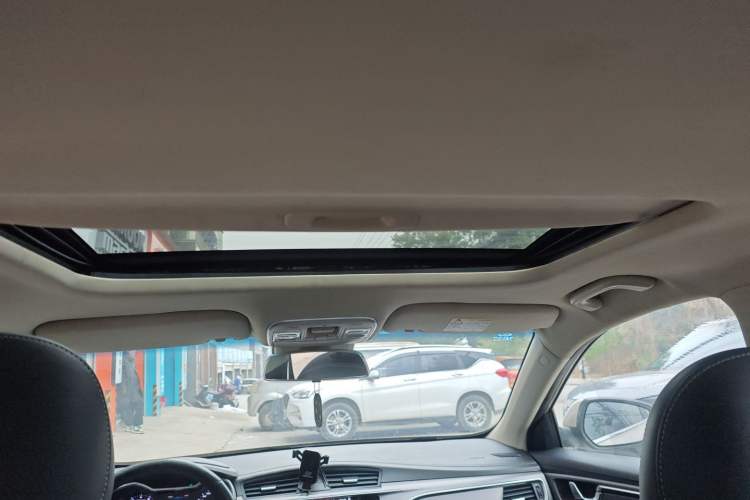 Used Geely Auto Emgrand GL 2018 1.8L Manual Elite Smart Connectivity Version Headliner