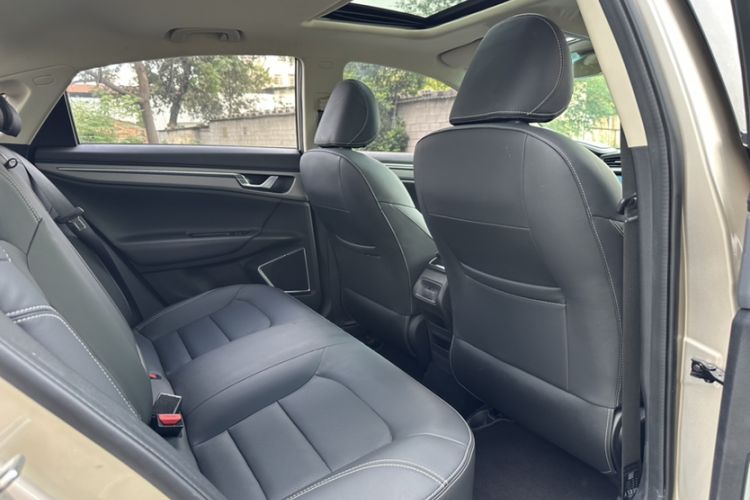 Used Geely Auto Emgrand GL 2018 1.4T DCT Elite Smart Connectivity Version Interior 3