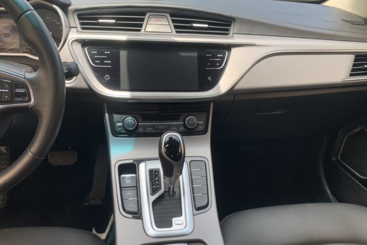 Used Geely Auto Emgrand GL 2018 1.4T DCT Elite Smart Connectivity Version Interior 4