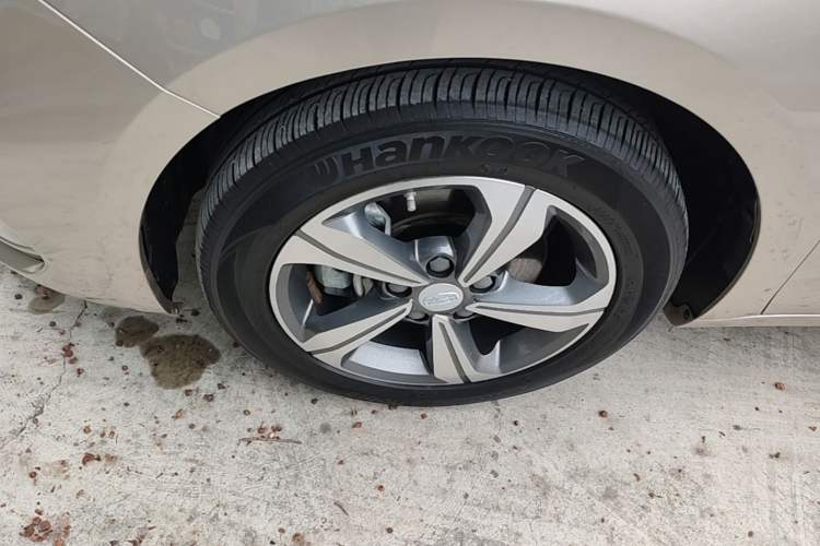 Used Geely Auto Emgrand GL 2018 1.4T Manual Elite Smart Connectivity Version Left Front Wheel Hub