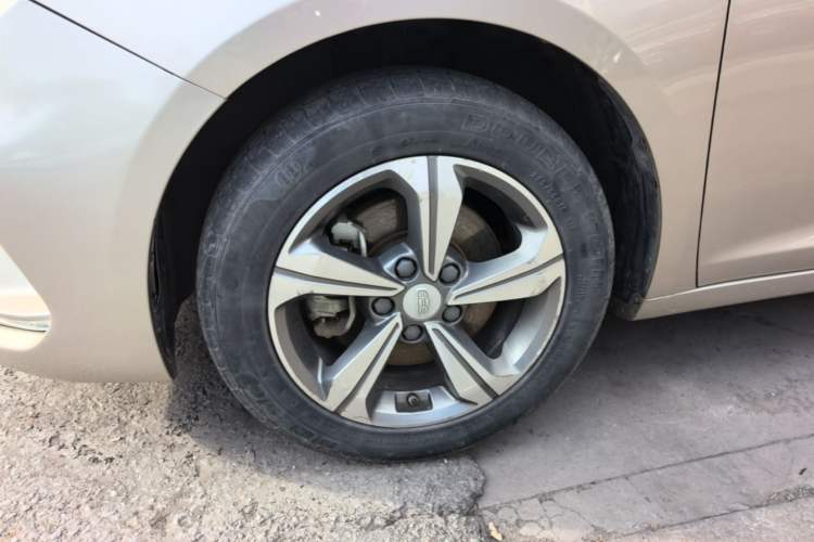 Used Geely Auto Emgrand GL 2018 1.4T DCT Elite Smart Connectivity Version Left Front Wheel Hub